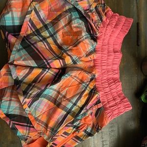 Lulu shorts neon size 4